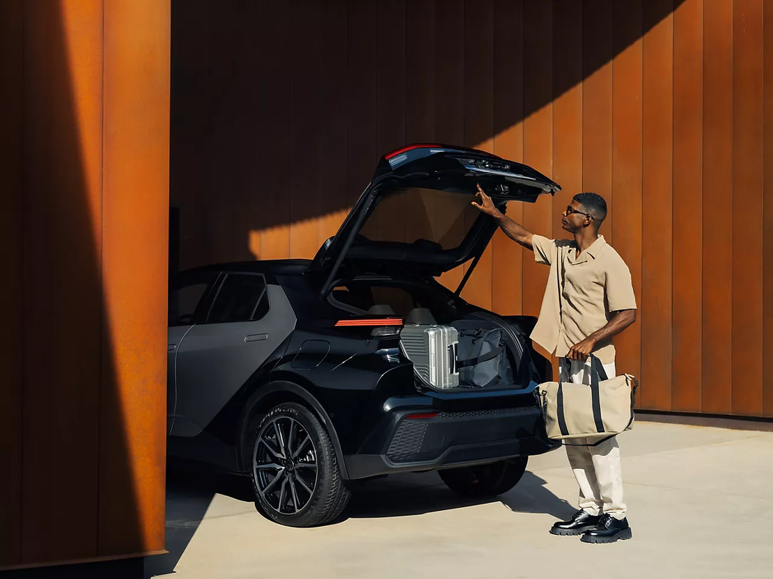 TOY_C-HR_2023_LAUNCH_HUB_CON_IMG_BANK