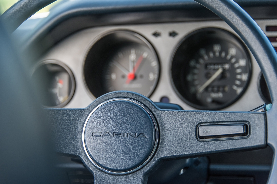 Toyota-interieur-carina-stuur-dashboard